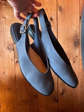 Trotters / Classic Slingback Flats in Slate Blue